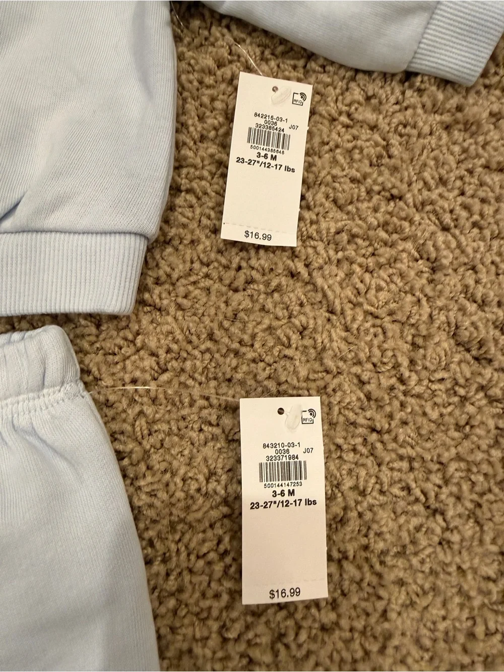 Old Navy Light Blue Sweatshirt & Sweatpants Set with Bee Embellishment 3-6M